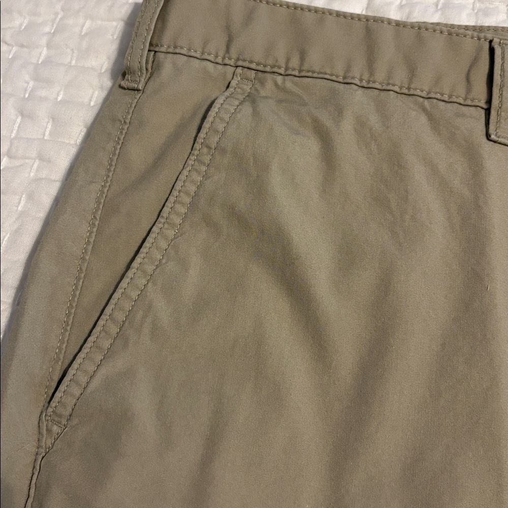 Eddie Bauer Men's Khaki Flat Front Shorts - Picture 4 of 10